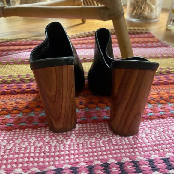 Tory Burch Raya Black Leather Mule - Picture 5 of 6